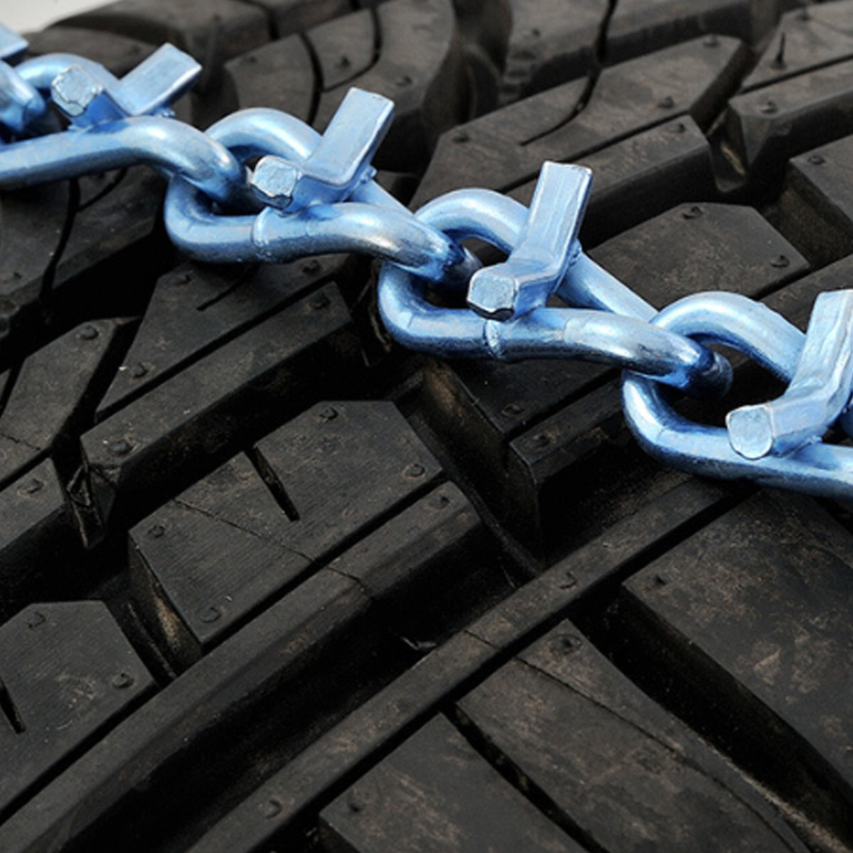 2 Pack V-Bar Tire Chains for Car SUV 14" to 18" Tire Snow Ice Traction