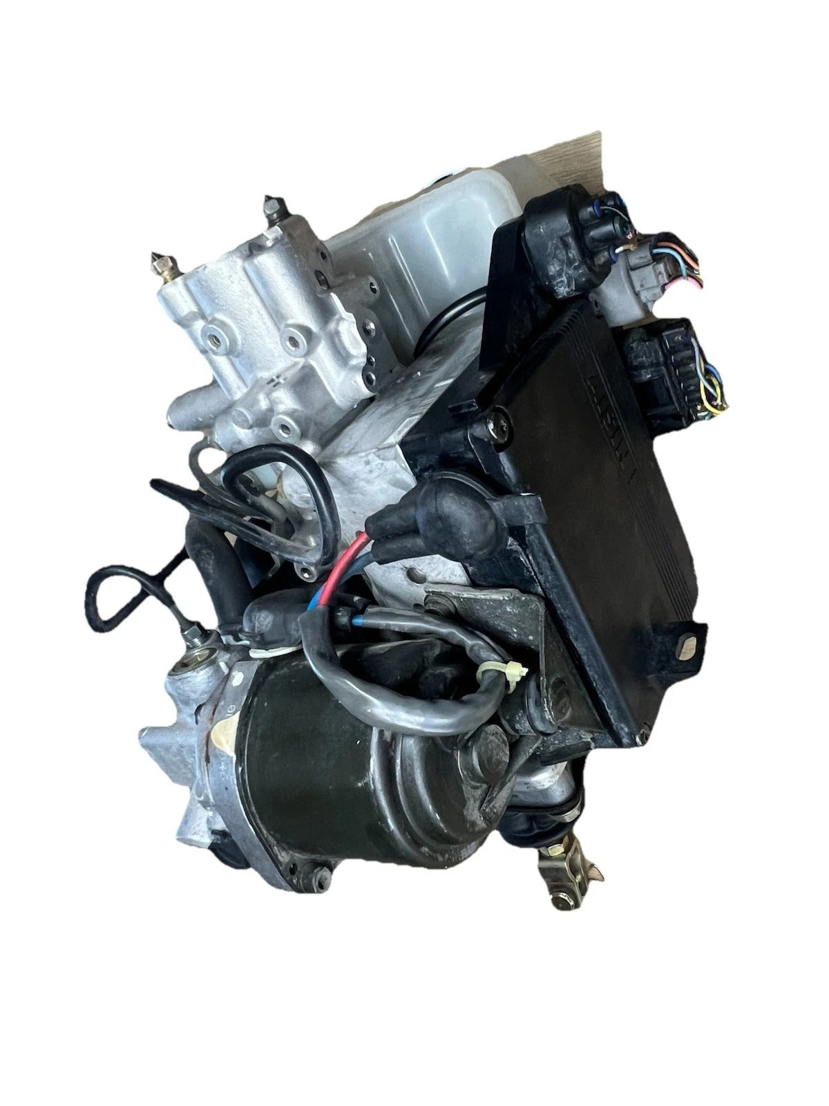 2001-2002 Mitsubishi Montero ABS Pump Brake Booster Master Cylinder MR407202