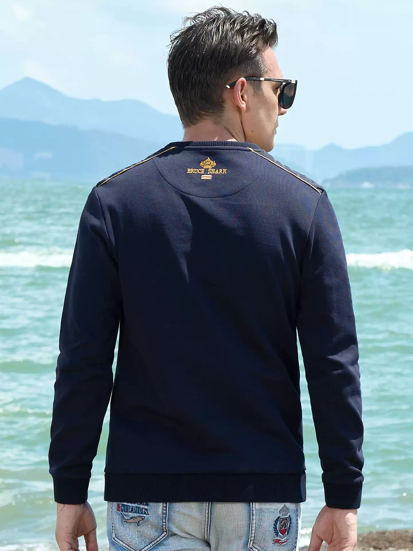 Bruce & Shark Pullovers Men's Oversize Knitwear Spring and Autumn Trendy Brand Embroidered Loose Fit Men's Thick Long-Sleeve Base Layer