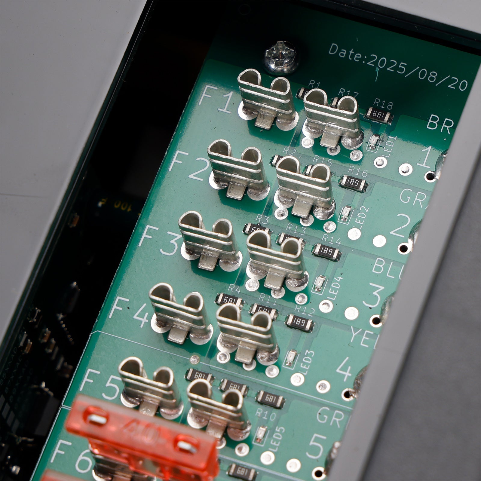 WF-8735-AD RV Converter Charger 30 Amp Power Center Support Auto Detect RV