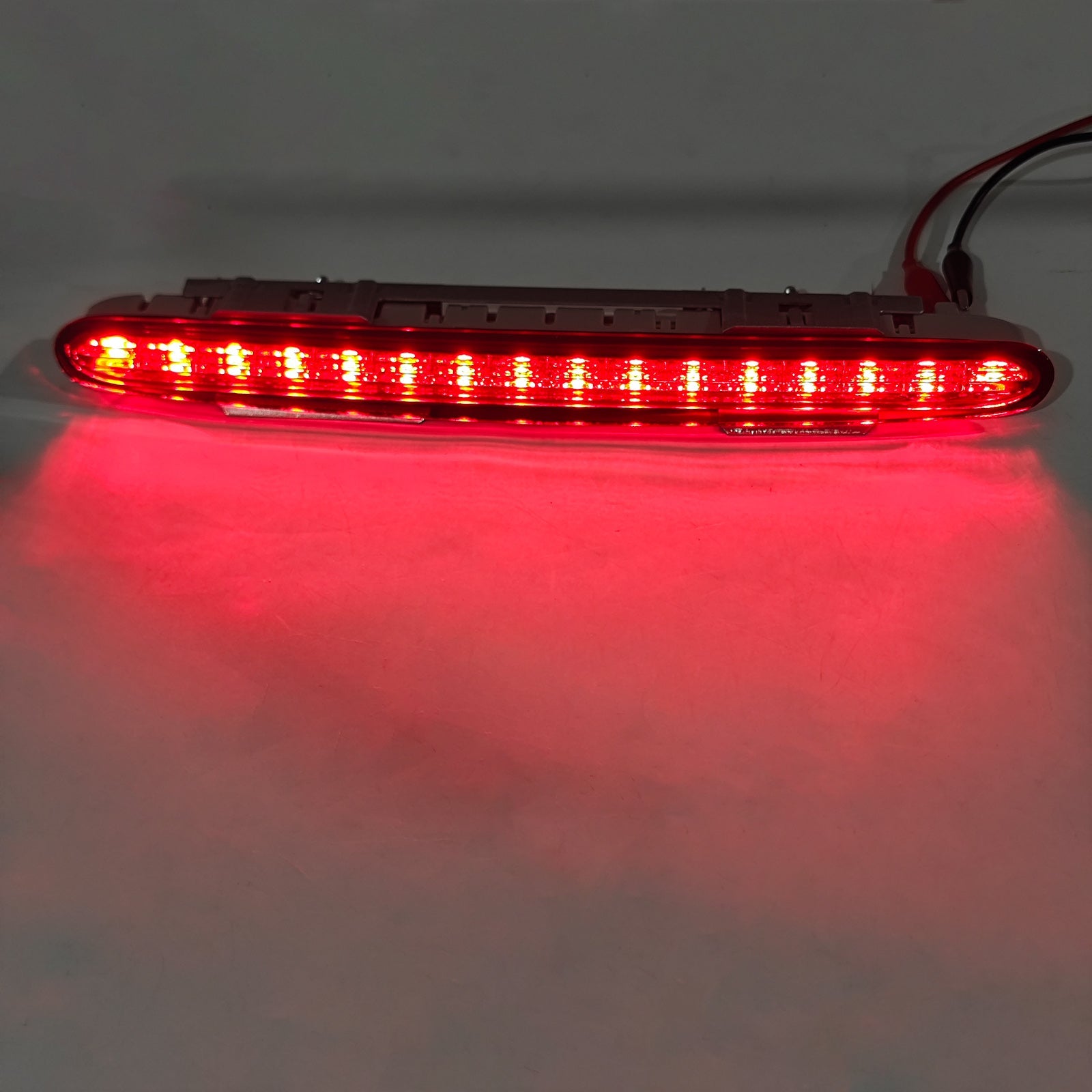 Rear Third Brake Light Lamp For Mercedes Benz SL55 SL550 R230 2002-2012 Red