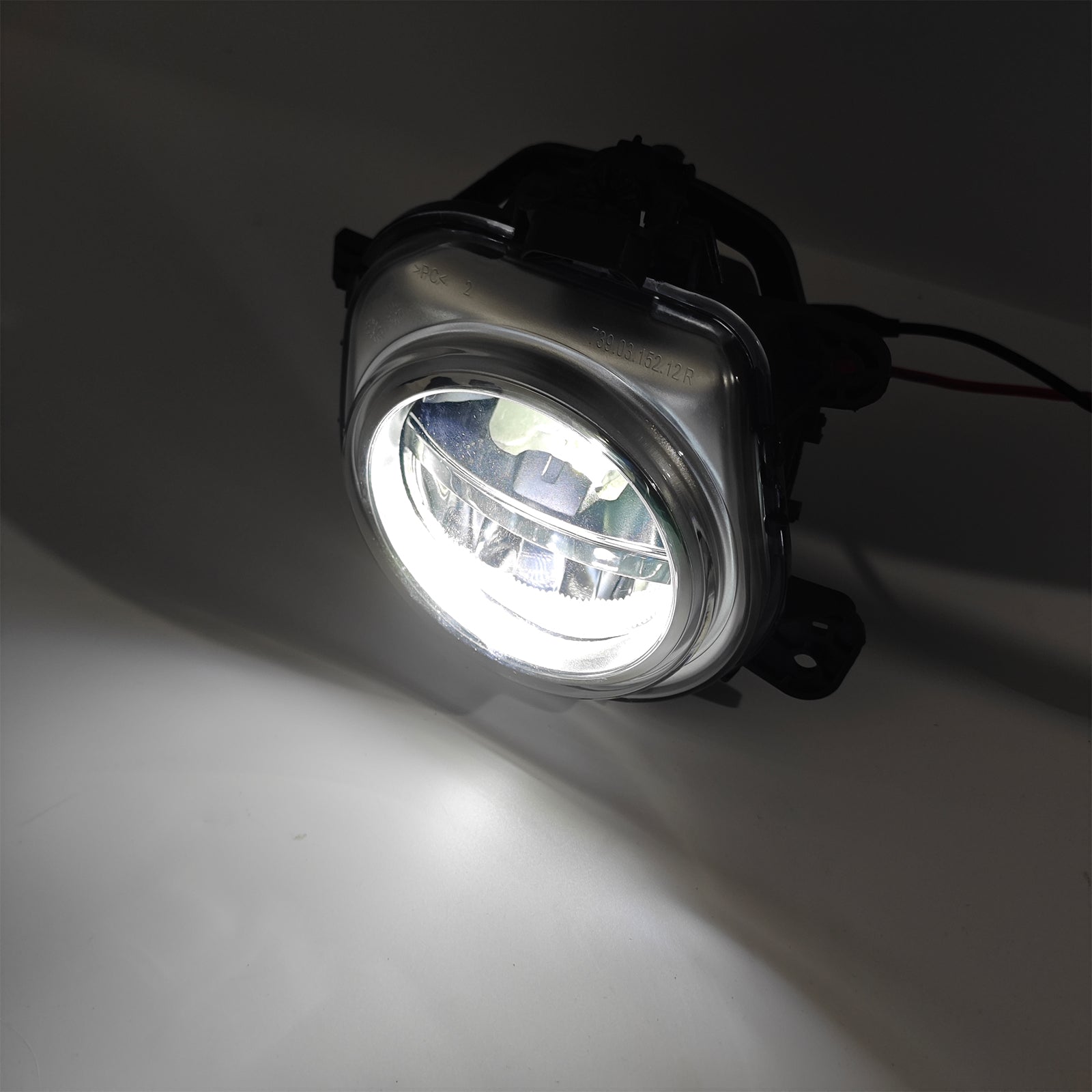 1 Pcs LED Front Right Fog Light For BMW X3 F25 X4 F26 X5 F15 X6 F16 63177317252