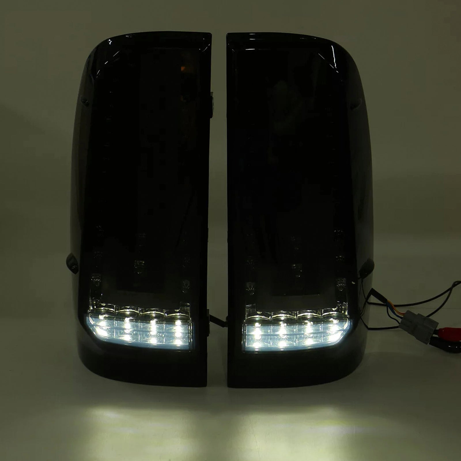 2012-2014 Toyota Hilux Vigo KUN26 SR SR5 Workmate Rear LED Tail Light Lamp Pair Smoke