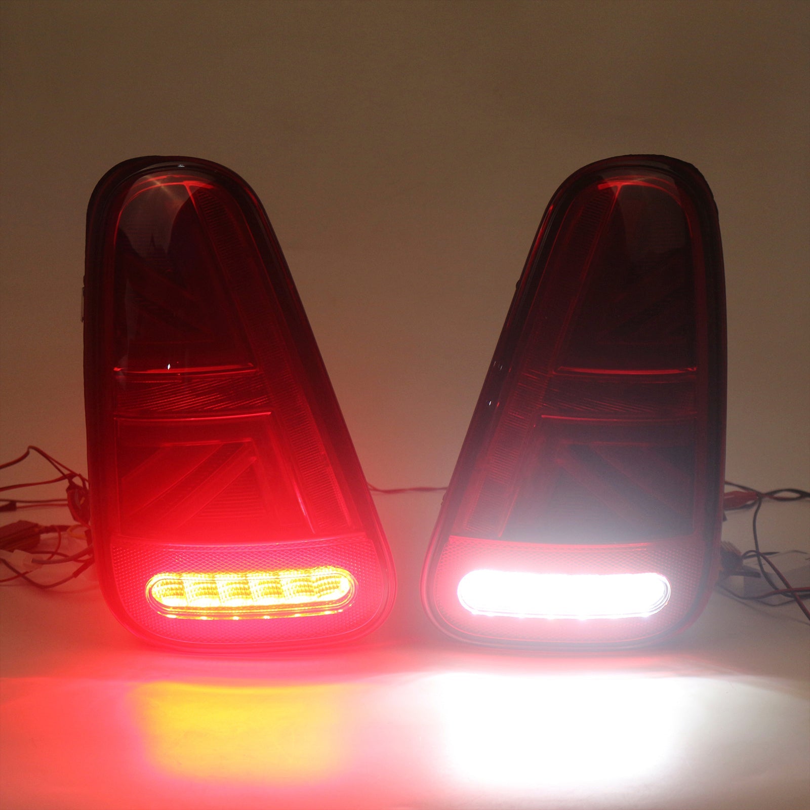2001 2002 2003 2004 2005 2006 BMW Mini Cooper R50 R52 R53 L&R LED Tail lights w/ Turn Signal Lamps