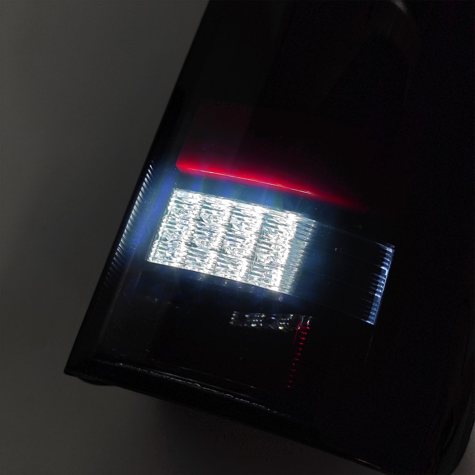 2005-2018 Toyota Hiace Left+Right LED Tail Light Assembly