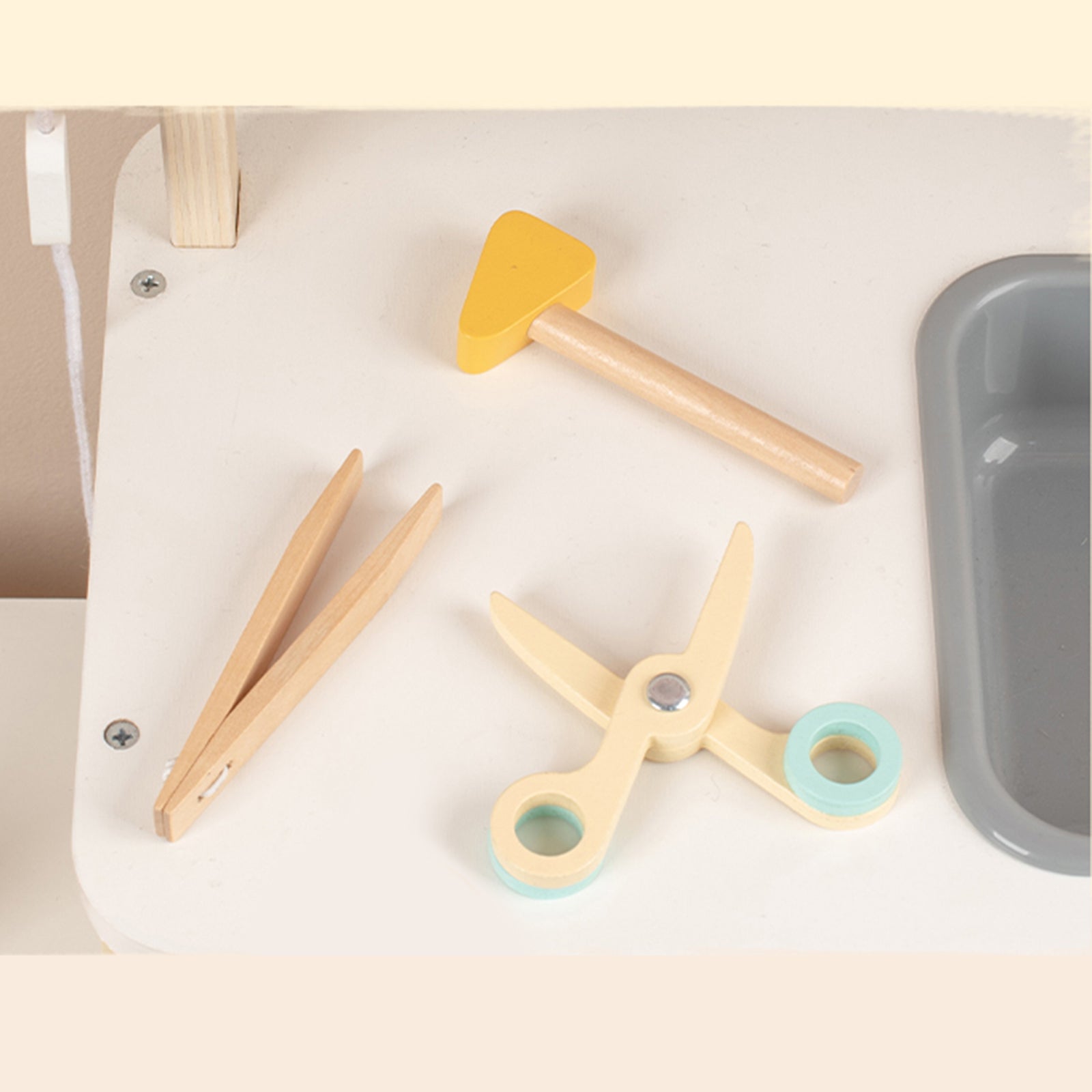 Kid Pretend Medical Clinic Stand Simulation Toy Set With 22 Accessories Ages 3+