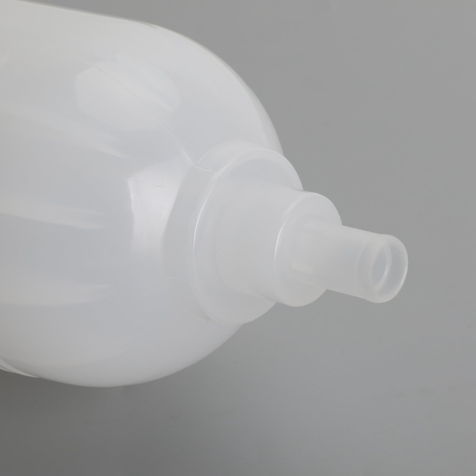 Radiator Overflow Bottle Coolant Tank Fit Toyota Hilux Vigo 2KD 2005-14 Pickup Generic