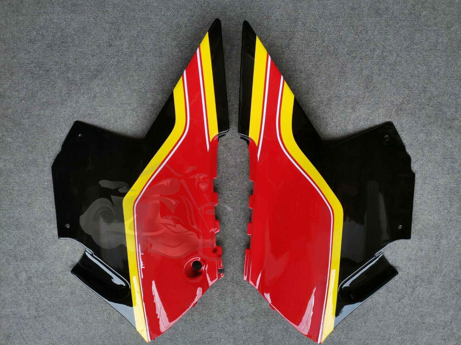 Suzuki RG500 RG400 Gamma 1984-1987 Fairing Kit
