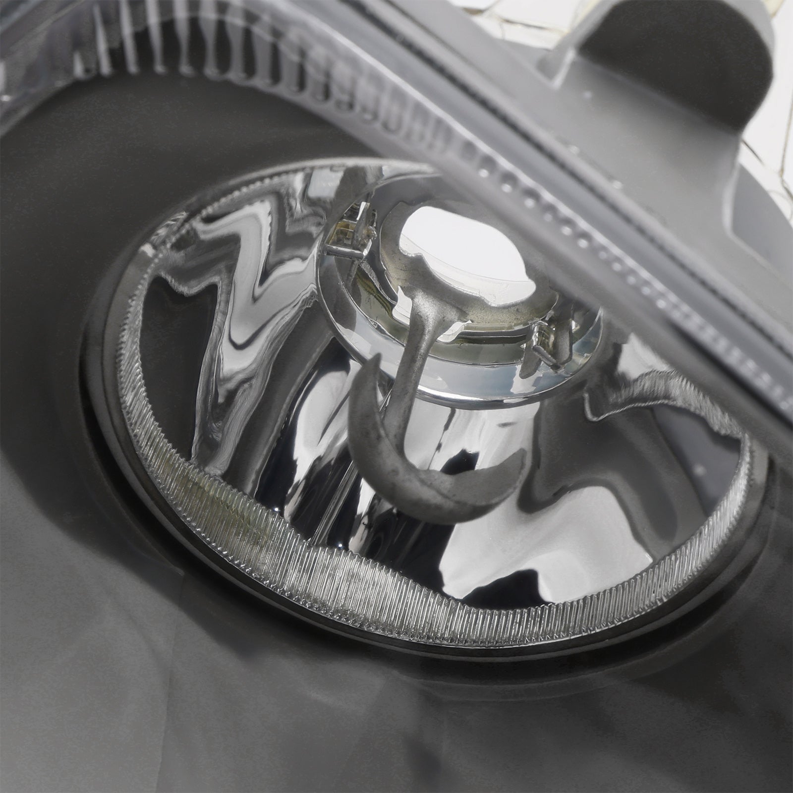 Left Front Fog Light Lamp For Volvo XC90 I 2.5L 3.2L 4.4L 03-14 31111182