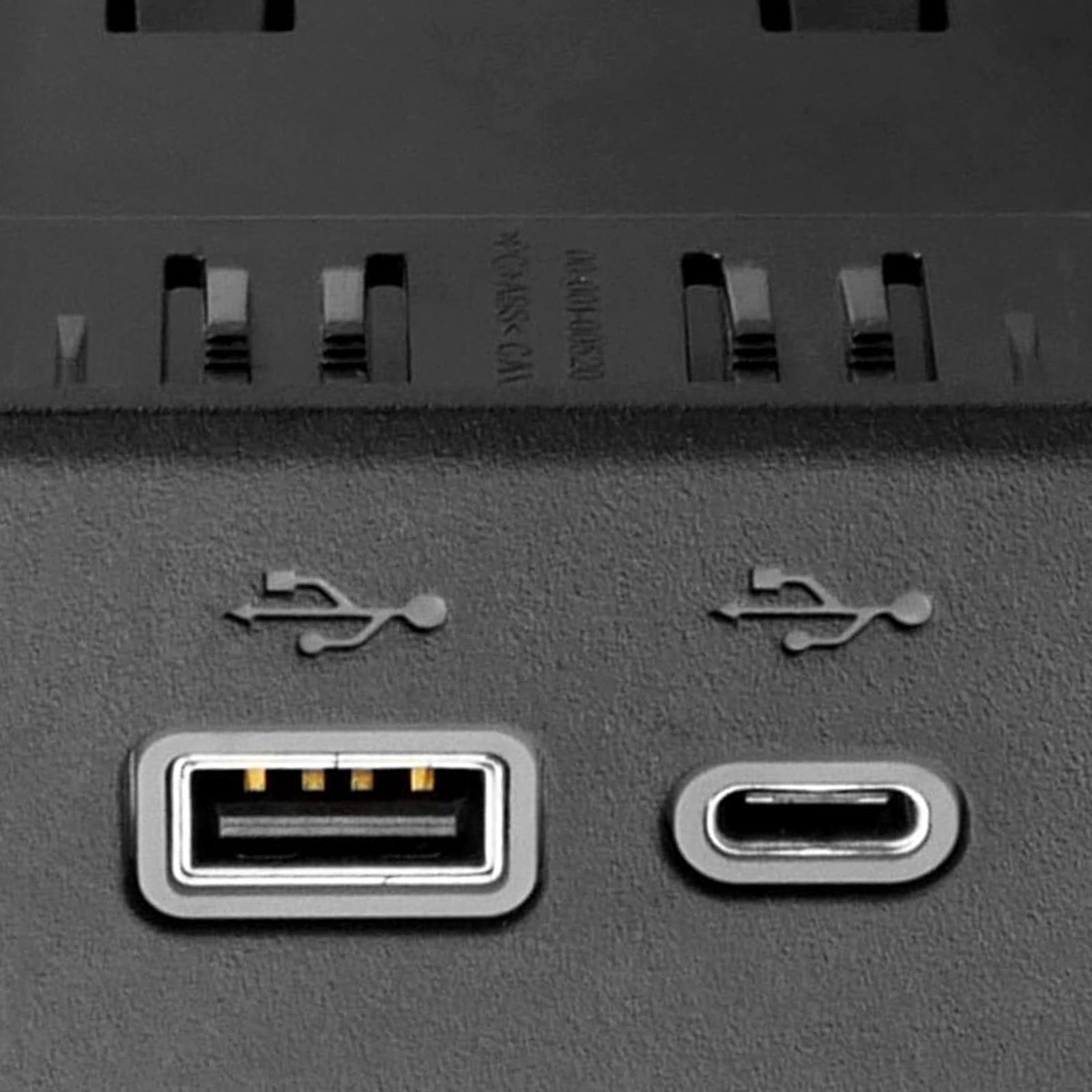 2019-2024 GMC Sierra USB N USBC Port Receptacle 13529873 13549126