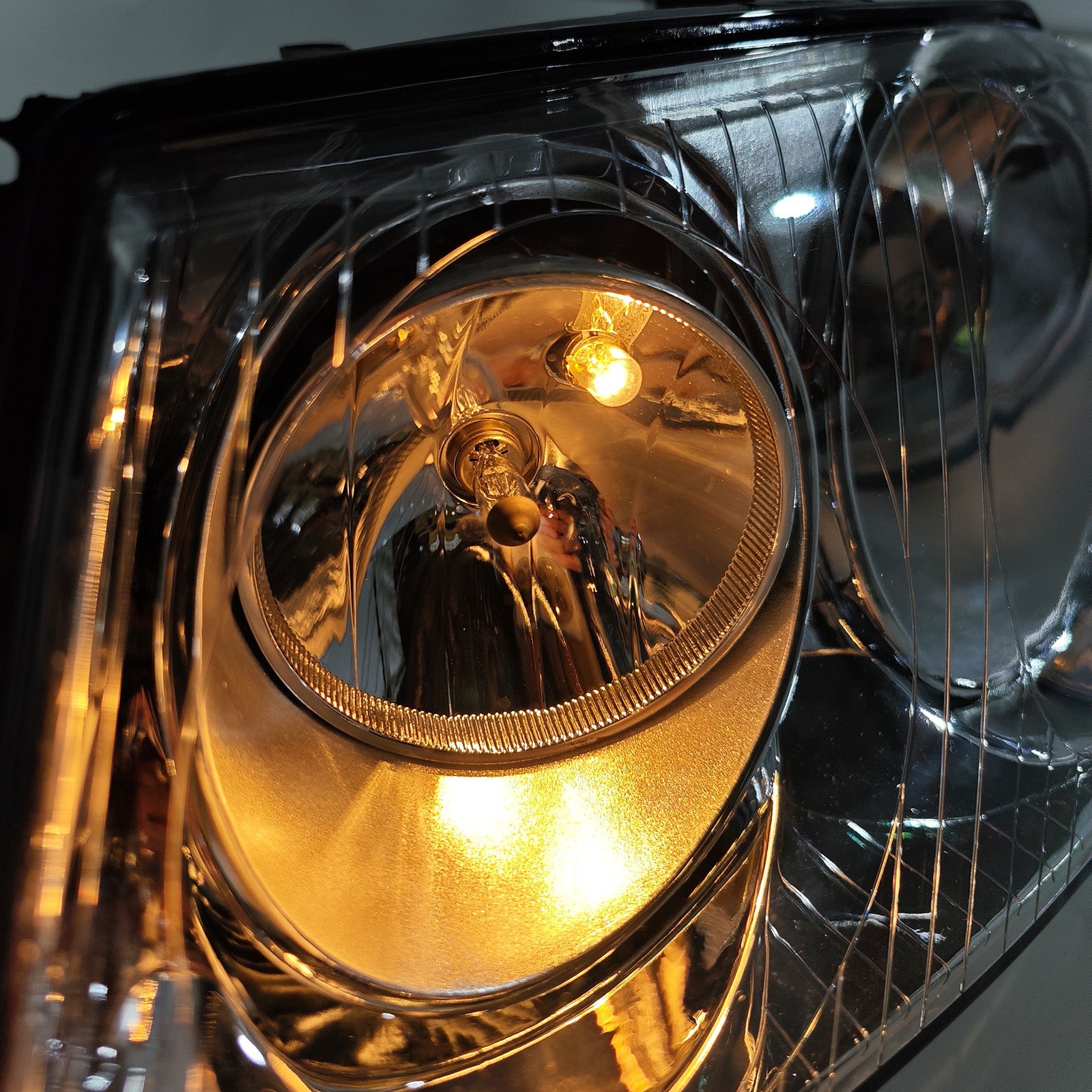 2006-2011 VW Bora GLI Left Headlight Lamp 1JD941017