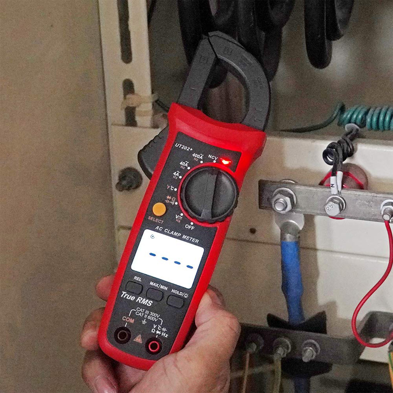 UT202+ Handheld True RMS Digital Clamp Meter Multimeter AC DC Volt NCV