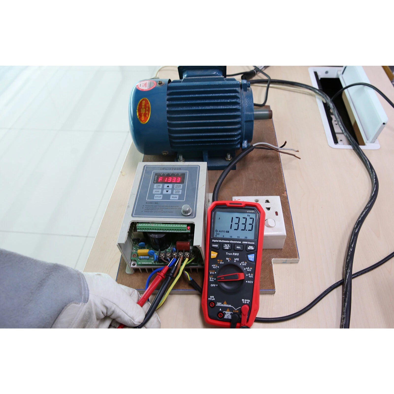 UT61E+ Digital Multimeters AC/DC Modern Digital Auto Ranging Multimeters