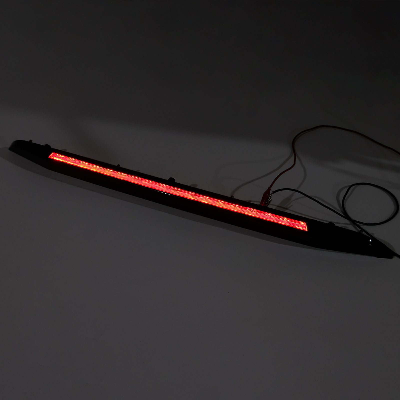Center High Mount Third Brake Tail Lamp 42795725 For Chevrolet Malibu 2016-2025
