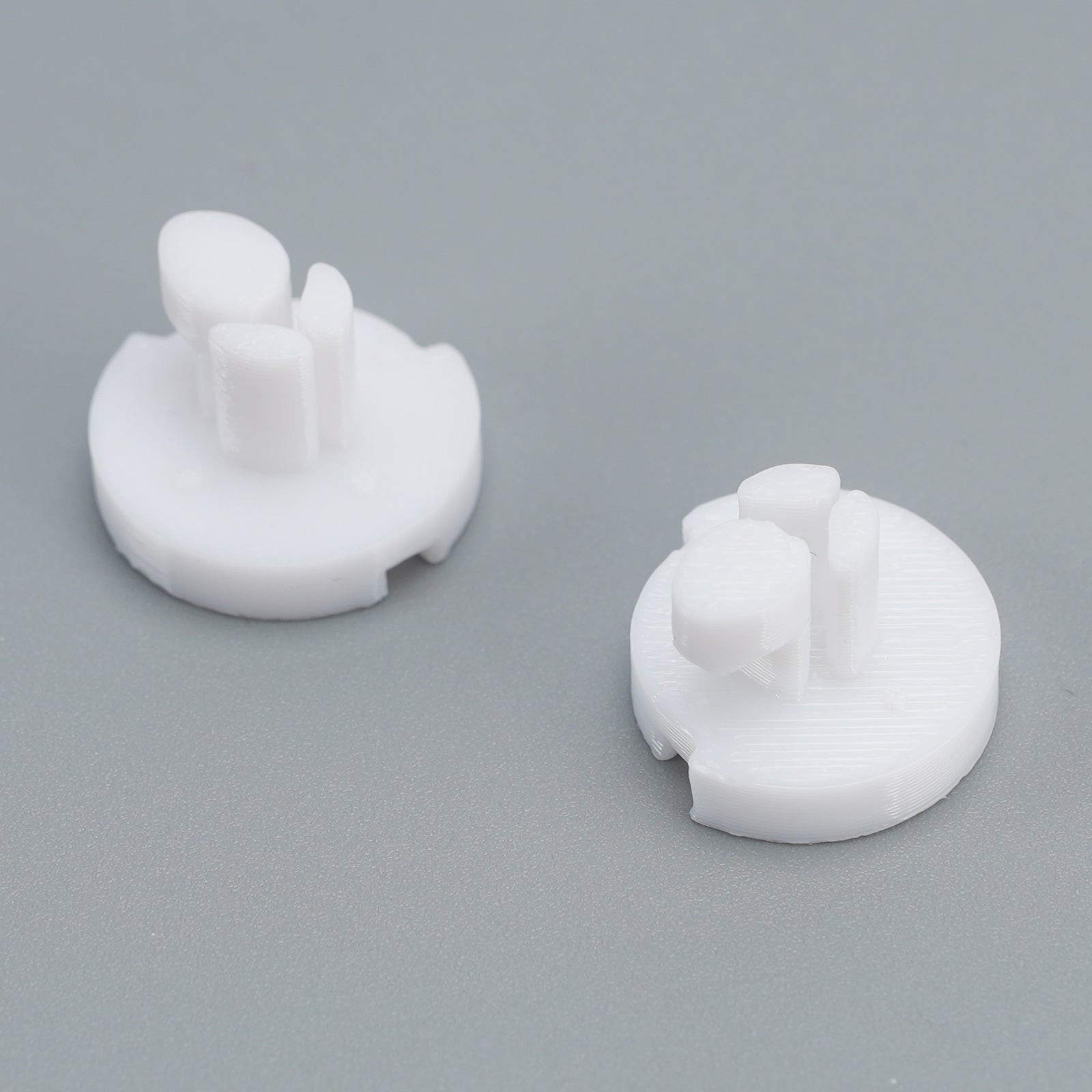 2X Replacement Locking Screws For Dometic Fridge Vent Grille