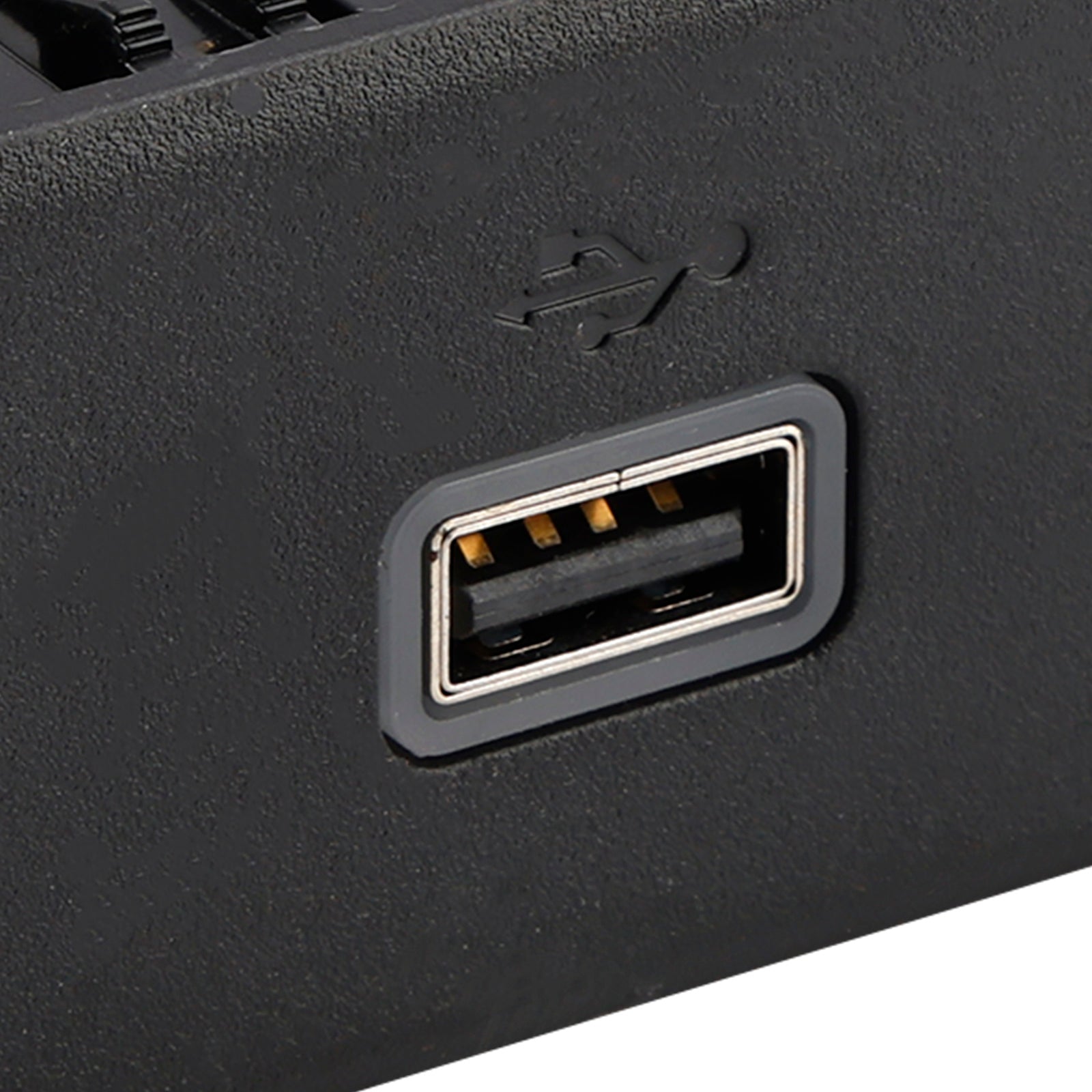 2019-2023 Chevy Silverado Sierra Dash USB Port Type A 13524653