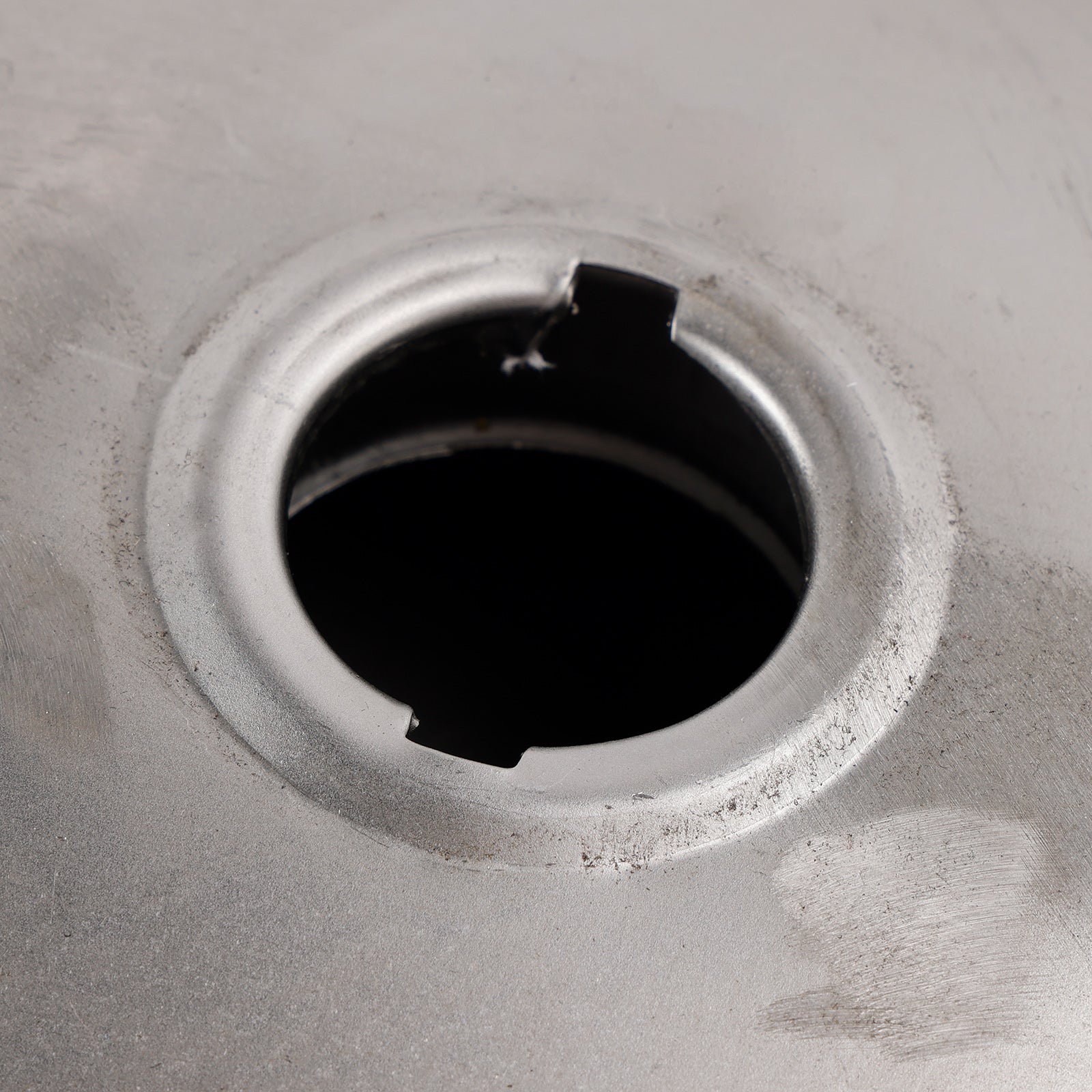 Unpainted Motorcycle Fuel Gas Tank For CFmoto Mandrill Cafe Racer 2.4 Gallon 9L