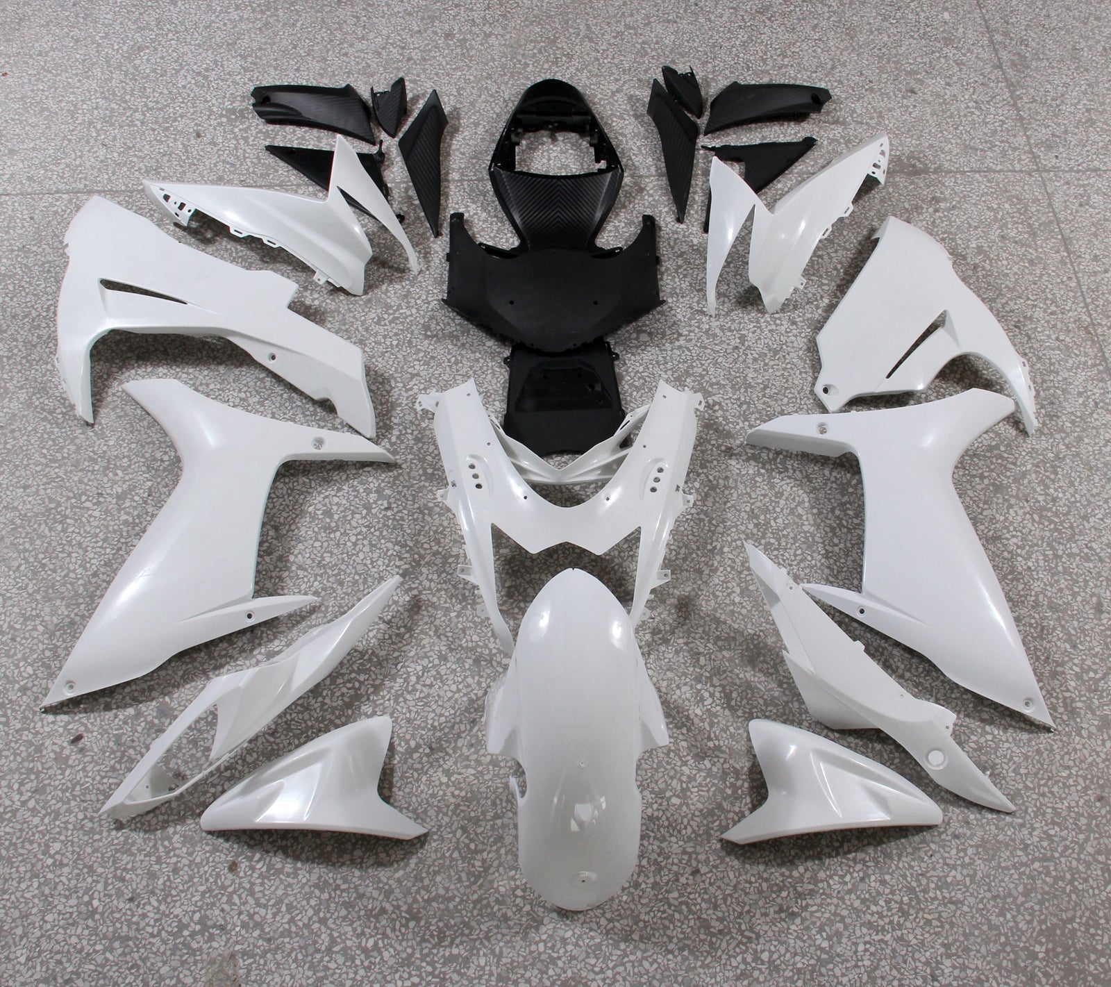 Fairings Plastics Suzuki GSXR 600/750 2011-2024 K11 White Black GSXR  Generic