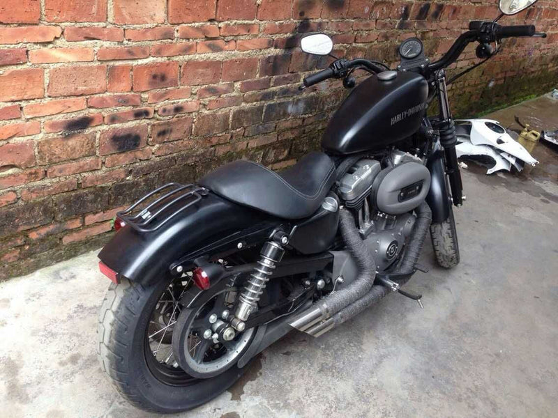 رف أمتعة المقعد المنفرد باللون الأسود مع مسامير لـ Harley Sportster XL883 1200 2004-2016 Generic